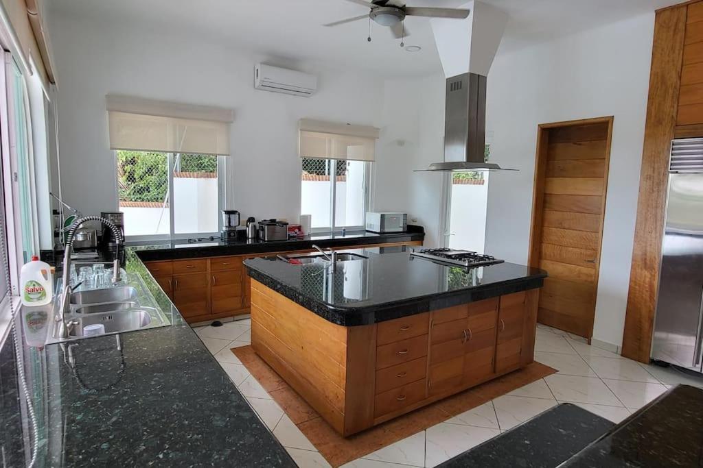 Villa Martha Garza Blanca - Heated Pool, Chef & Full Staff Included Puerto Vallarta Exterior foto